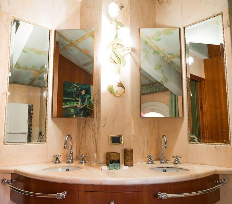 Carbonesi Luxury - Centro Storico Διαμέρισμα Μπολόνια Εξωτερικό φωτογραφία
