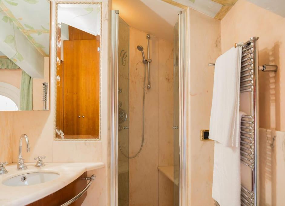 Carbonesi Luxury - Centro Storico Διαμέρισμα Μπολόνια Εξωτερικό φωτογραφία